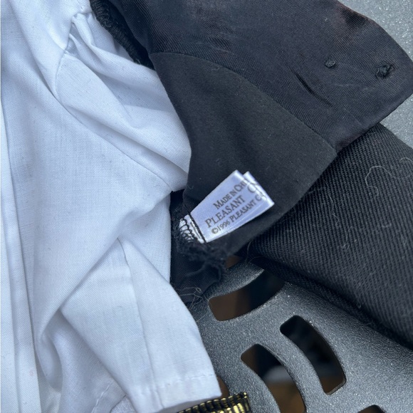 American Girl Violin Set and Recital Outfit - Picture 3 of 11